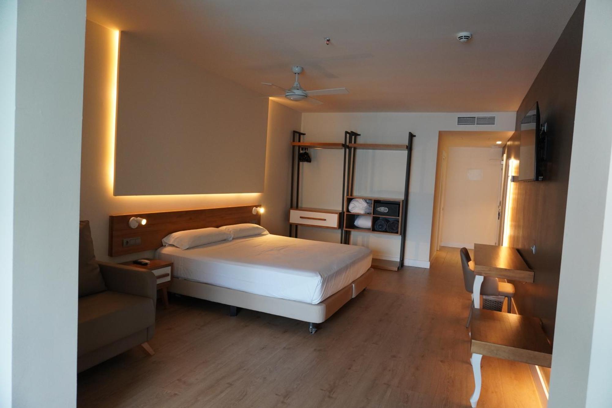 Hotel Brisamar Suites Coma-ruga Exterior foto